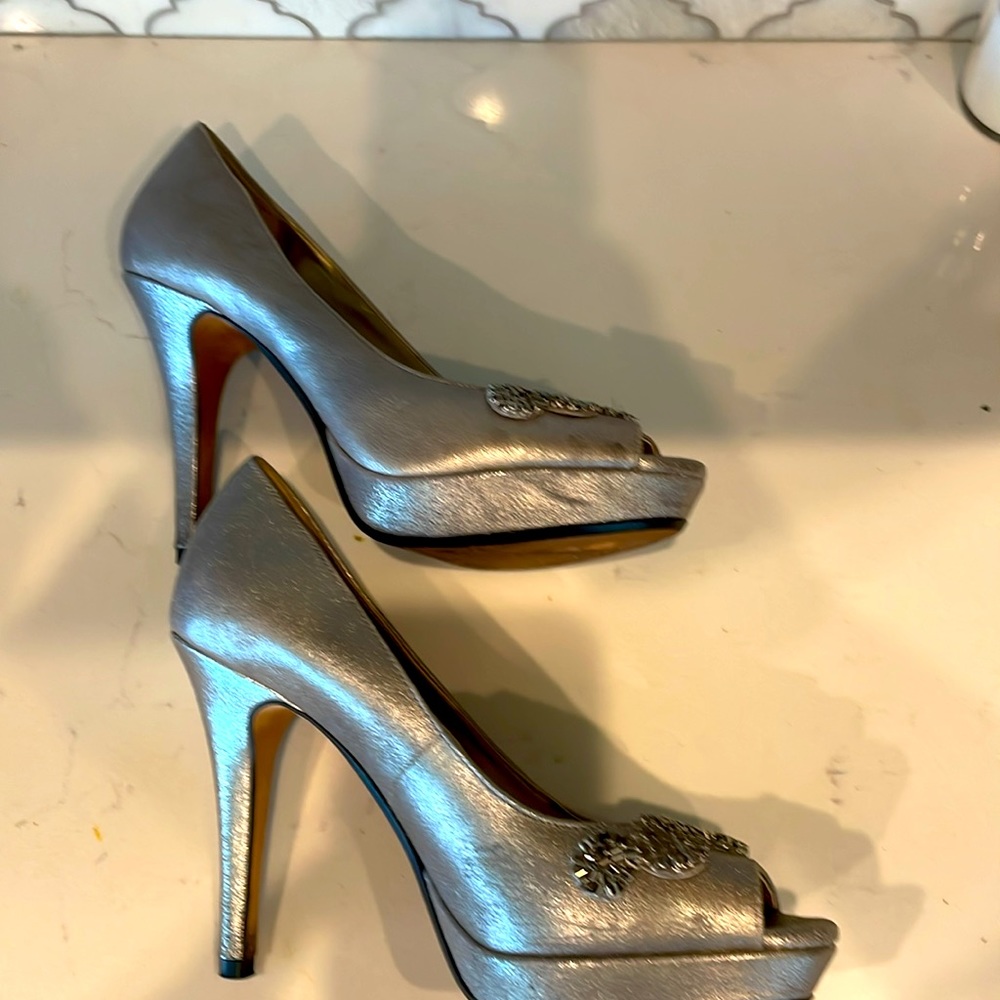 Antonio Melani peep toe 4 inch pumps silver - Picture 9 of 11